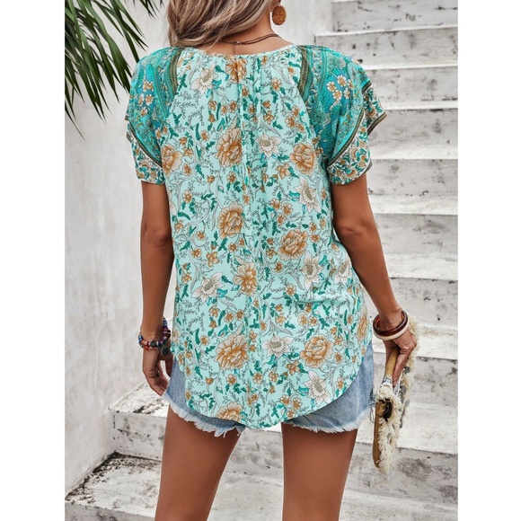 Turquoise Green Floral Printed Boho Short Sleeve Shirt - Picture 2 of 6
